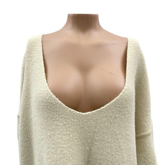 Free People Ivory Oversized V-Neck‎ Sweater 100% Nylon Soft Knit XS-M - Picture 3 of 11